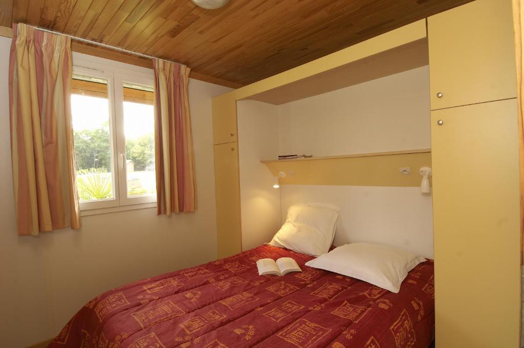 Domaine Du Roi Kysmar Otel Villandraut Oda fotoğraf